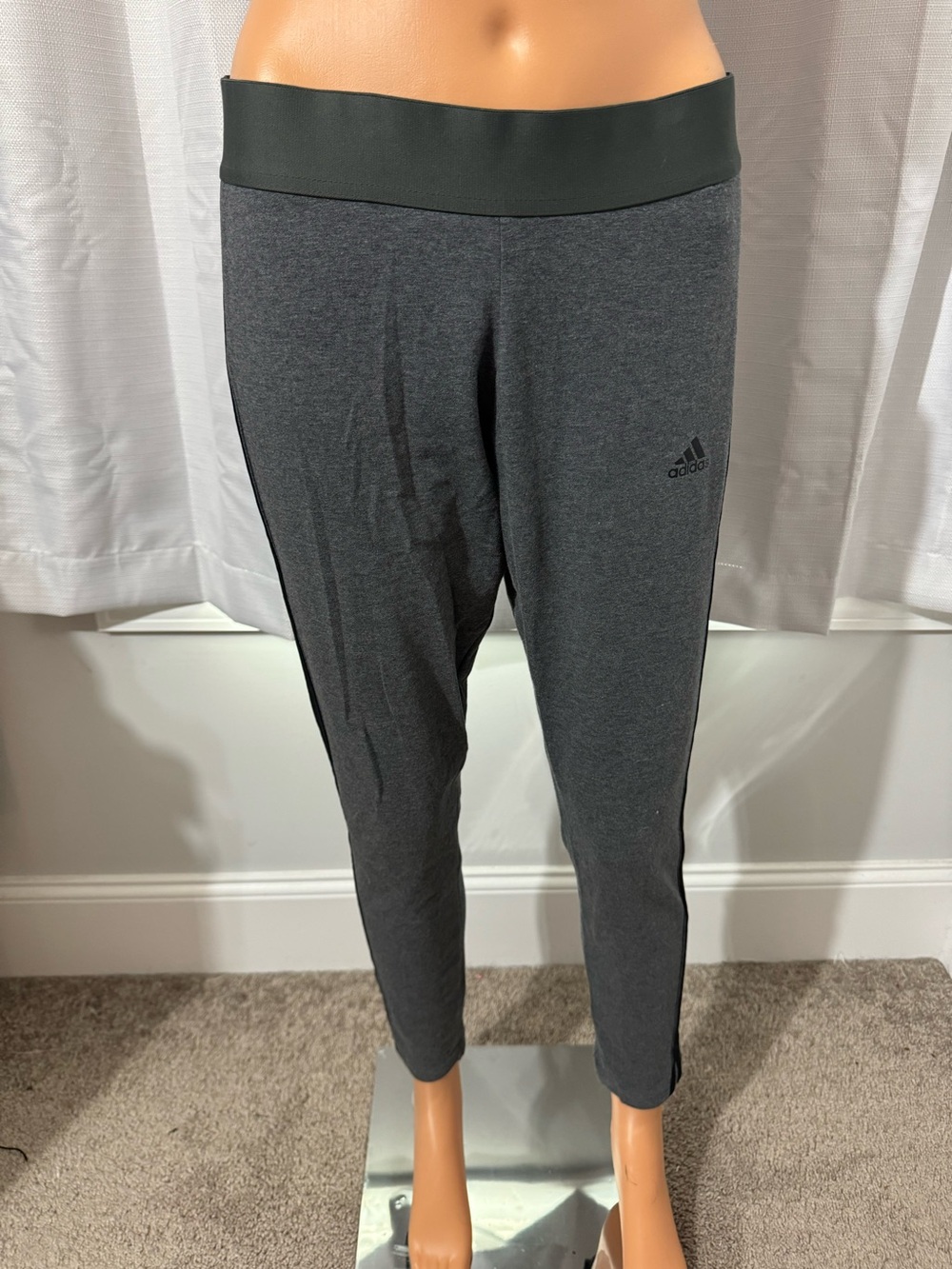 Great adidas size L gray black cotton pull on athletic leggings women excellent